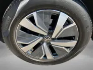 Volkswagen Tiguan 1.4TSIeHybrid/150PK R-Line Business+ · Panoramadak · Leder · Trekhaak · Camera · Apple/Android Car Play