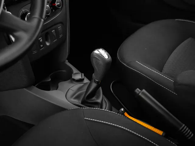 Dacia Sandero TCe 90 Easy-R Serie Limitee Royaal | automaat | airco | trekhaak | LM velgen
