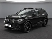 Volkswagen Tiguan 1.5 272pk DSG eHybrid R-Line Edition · Panoramadak · 360 Camera · Wegklapbare Trekhaak · Massage · Black style · 20'' Inch · Garantie t/m 22-06-2030 of 100.000km