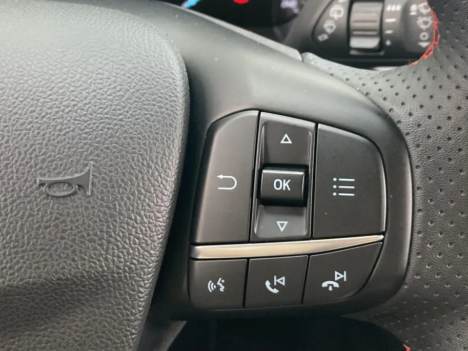 Ford Focus 1.0 EcoBoost Hybrid 125 pk ST Line Wagon Navigatie SYNC4 - Apple Carplay/ Android Auto - Winter Pack