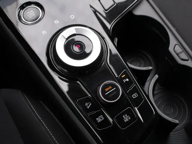 Kia Sportage 1.6 T-GDi Plug-in Hybrid AWD DynamicLine | Navi | Adap. Cruise | Park sens