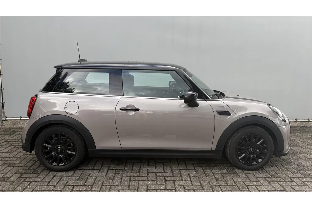 MINI 3-Deurs Mini (f56) 1.5 136pk Cooper l Automaat l Schuifkantel Pano Dak l