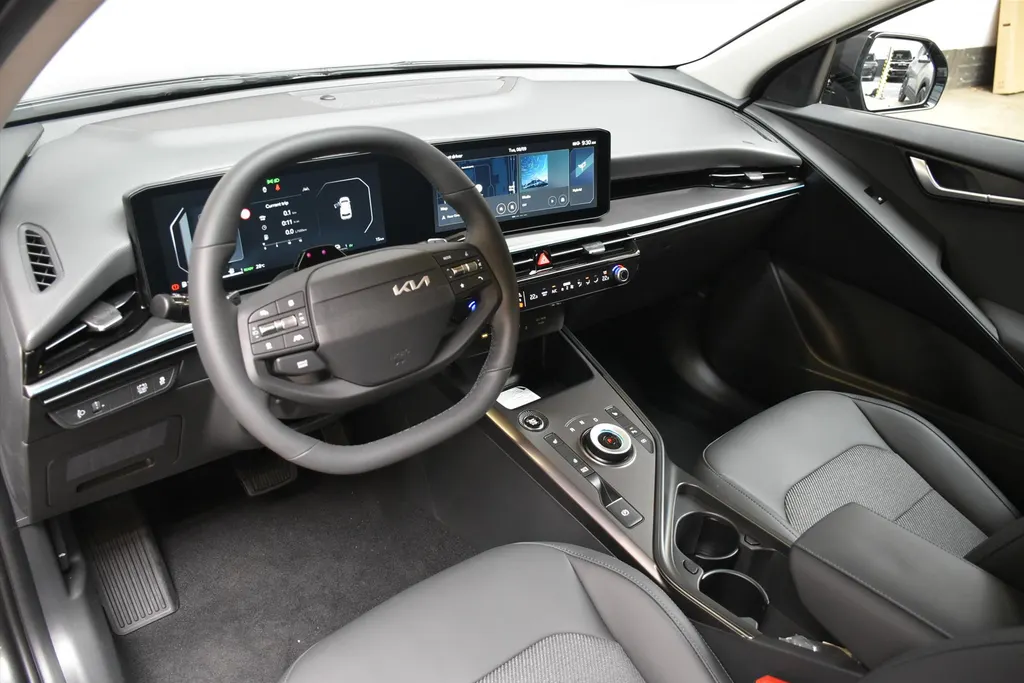 Kia Niro 1.6 GDi Hybrid 138pk DCT6 DynamicLine Direct leverbaar!