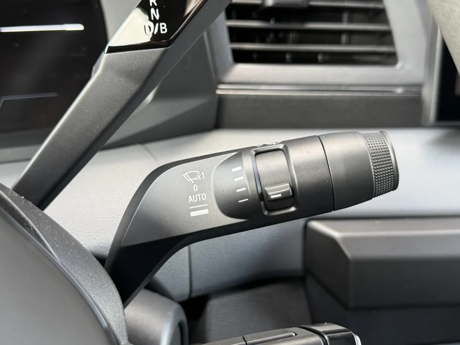Renault Master E-Tech T35 L2H2 Advance Long Range 87 kWh Automaat | DEMO | Trekhaak | RVS Side & Backbar | Laadruimte Betimmering | Navi | Camera | Apple CarPlay/Android Auto | Full LED | Climate Control | Parkeersensoren |