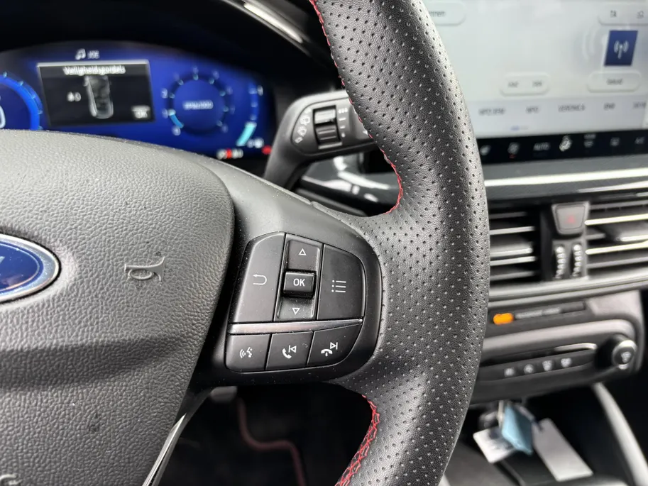 Ford Focus Wagon 1.0 EcoBoost Hybrid ST Line X