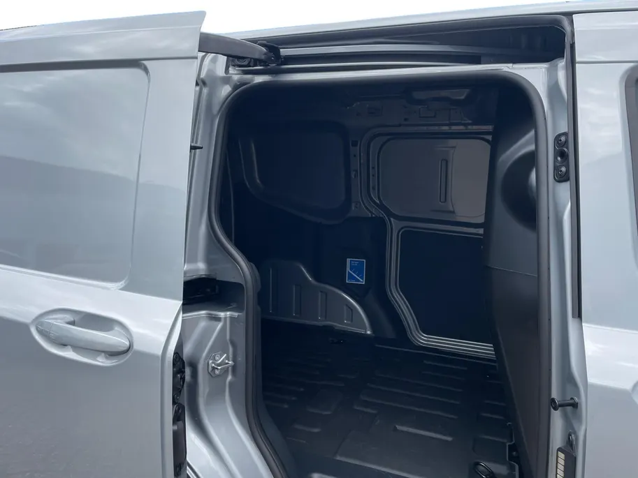 Ford E-Transit Courier Limited 44 kWh | 0,99% rente op financial lease| Trekhaak | Driver Assistance Pack | Climate Control |