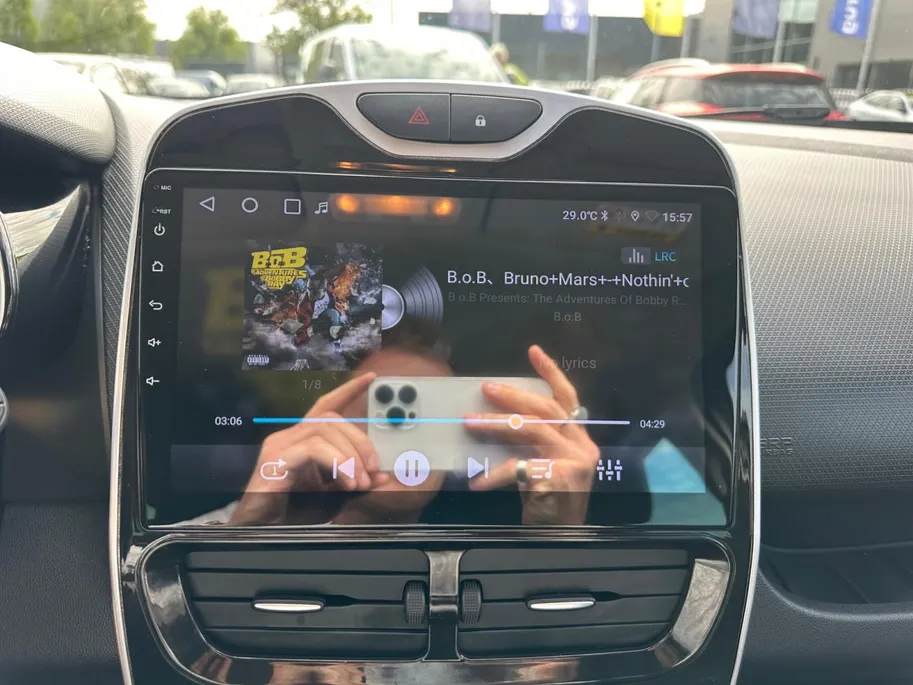 Renault Clio Estate 0.9 TCe Night&Day | Parkeersensoren | Apple Carplay | Camera | Cruise Control | Airco | LMV | Onderhoudshistorie | 12 Maanden BOVAG Garantie