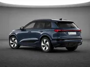Audi Q6 e-tron S edition 83 kWh 252 PK · Adaptieve luchtvering · Glazen panoramadak · Trekhaak elek. wegklapbaar