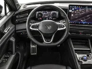 Volkswagen Tiguan 1.5 eHybrid 272pk DSG R-Line Edition · Panoramadak · Inklap. Trekhaak · 360 Camera · Leder Varenna · Matrix LED · Head-Up Display · Harman Kardon Sound · Garantie t/m 16-09-2030 of 100.000km