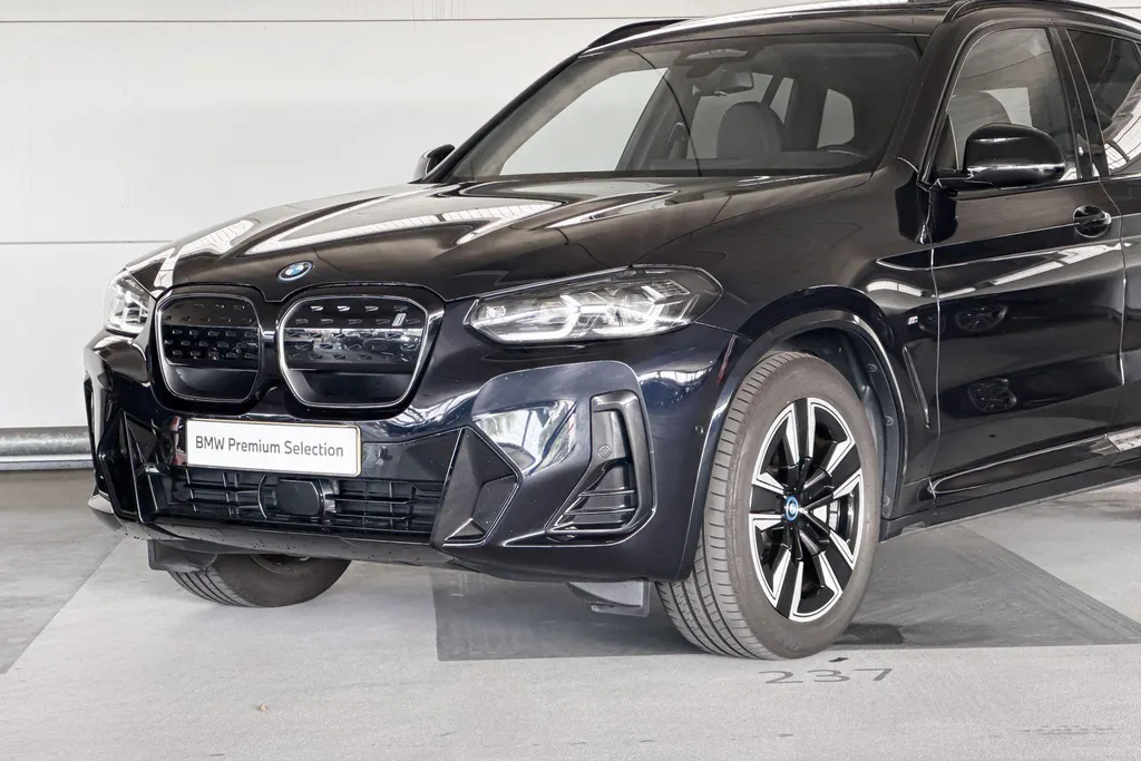 BMW iX3 Executive 80 kWh