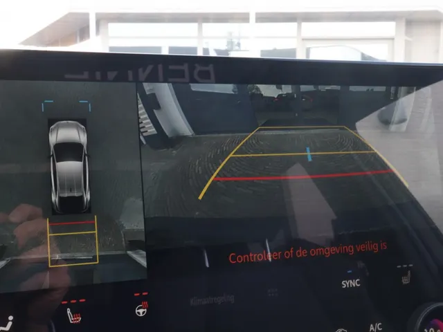 Toyota C-HR+ Executive AWD 77 kWh | Stoel/Stuur Verwarming | Matrix Led Lampen | 360 Camera