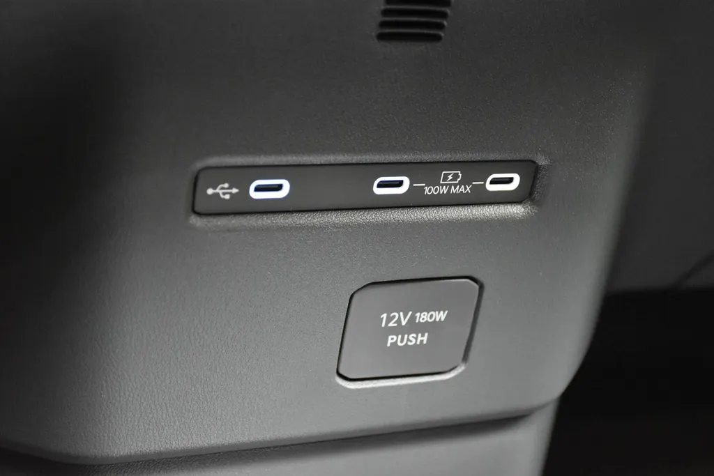 Kia EV2 61 kWh 135pk (5-zits) Black-Line