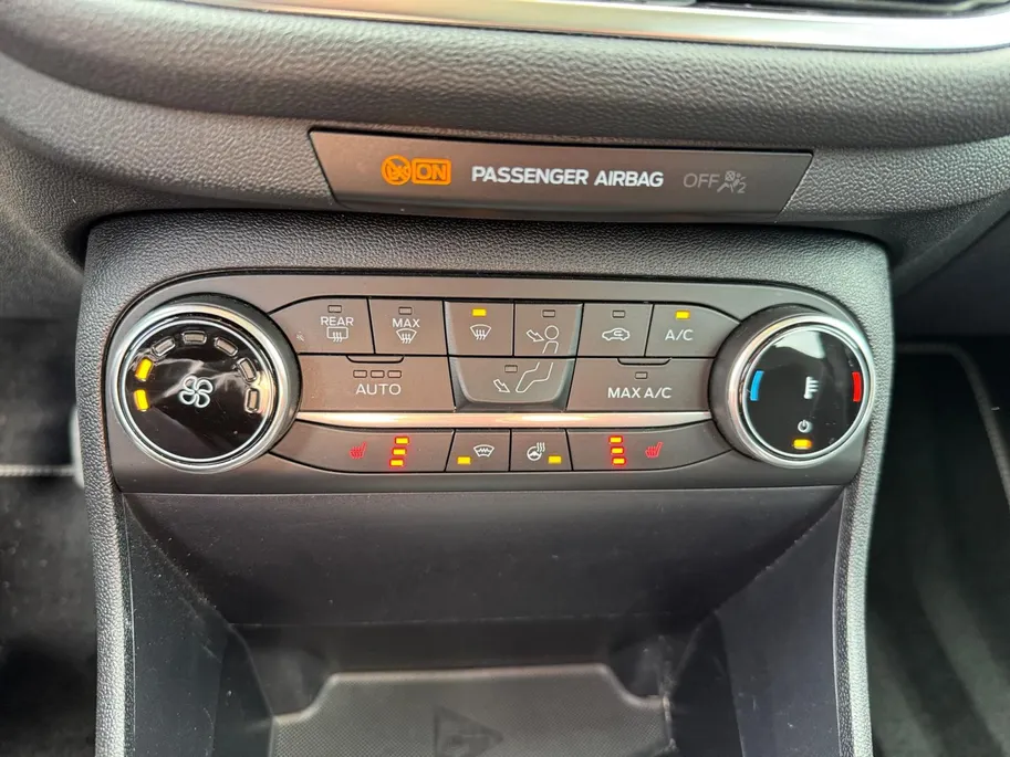 Ford Fiesta 1.0 EcoBoost Hybrid Titanium | NL auto | Dealer onderhouden | Winter pack | Apple carplay & Android auto | Navigatie via carplay | Parkeersensor achter | Cruise control | Bovag garantie |