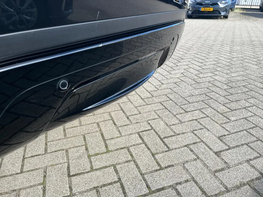 Land Rover Range Rover Velar 2.0 P400e S |Meridian Audiosysteem|Elektrisch bedienbare achterklep| Dodehoek detectie| Trekhaak| 12 maanden Bovag Garantie|