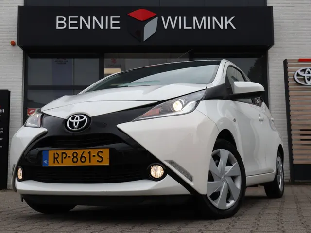 Toyota Aygo 1.0 VVT-i x-play Carplay | Camera