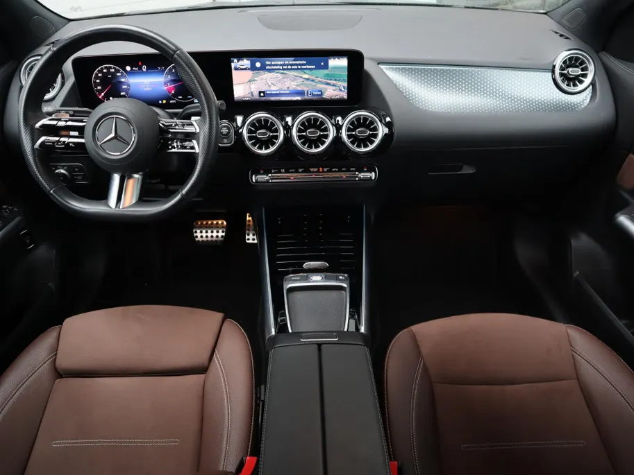 Mercedes-Benz GLA 180 AMG Line l Keyless l Achteruitrij camera l Stoelverwarming