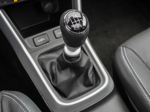 Suzuki S-Cross 1.4 Boosterjet Style Smart Hybrid | Navi | Cruise | Schuifdak | Camera | Lm-Velgen | Trekhaak