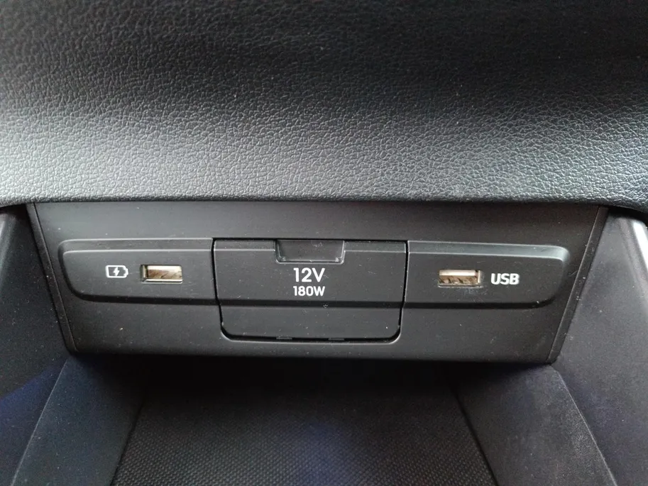 Hyundai i20 1.0 T-GDI Premium | Climate Controle| Lichtmetalen velgen| Dealer onderhouden| Metallic lak| Stoel verwarming| Stoel verwarming| Navigatie| Telefoon intergratie| Keyless start | Parkeer sensoren| Camera