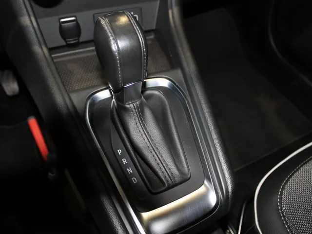 Renault Captur 1.3 TCe 140 PK Intens | Automaat | 4 seizoensbanden | parkeersensoren achter | LM Velgen | Multisense | ECC |