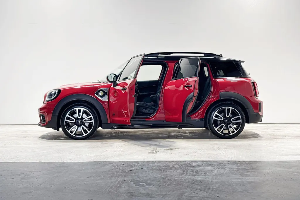 MINI Countryman Cooper SE ALL4 John Cooper Works Essence Pack