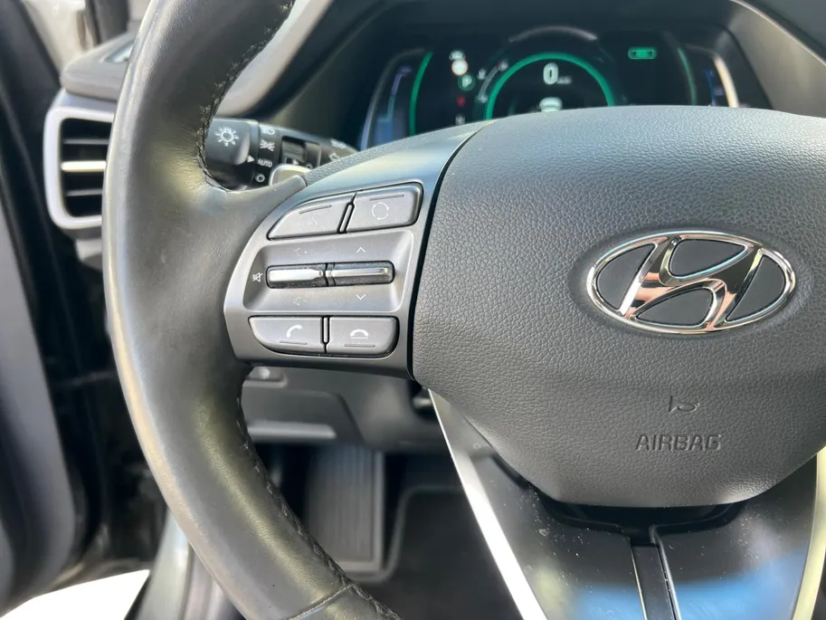 Hyundai IONIQ 1.6 GDi PHEV Premium | 52km elektrisch WLTP | Navigatie | Trekhaak | Climate Control | Apple Carplay & Android Auto | Parkeersensoren rondom | Stoel- en stuurverwarming |