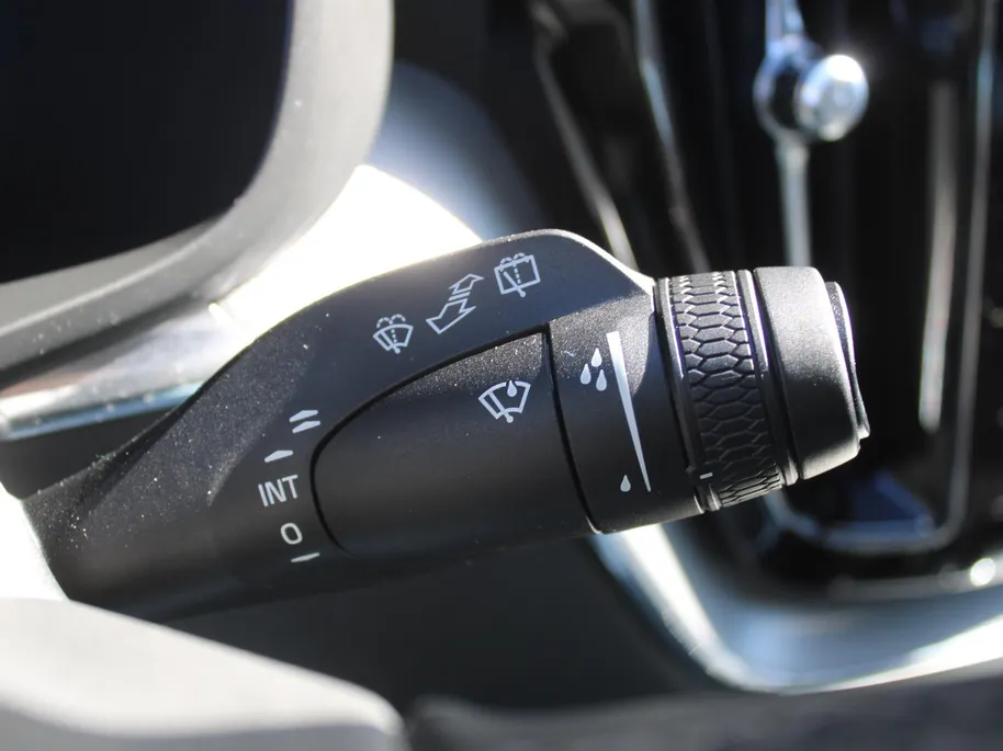 Volvo XC60 2.0 T6 Plug-in hybrid AWD Essential Edition Bright | Leer | Schuifdak | Elek. stoelverstelling | 19' LM | Dodehoek detectie | LED | Zeer nette auto |