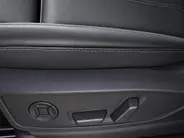 Audi Q5 2.0TFSIe-hybrid 270kW/367PK quattro S Line · Trekhaak · Leder · Camera · Apple/Android Car Play · Drive select · Garantie t/m 25-02-2028