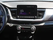 Kia Stonic 1.0 T-GDi MHEV DynamicPlusLine | Stuur-/stoelverwarming | Camera | Cruise adapt. | Clima | LED | Navi | 16' LM | Automaat |