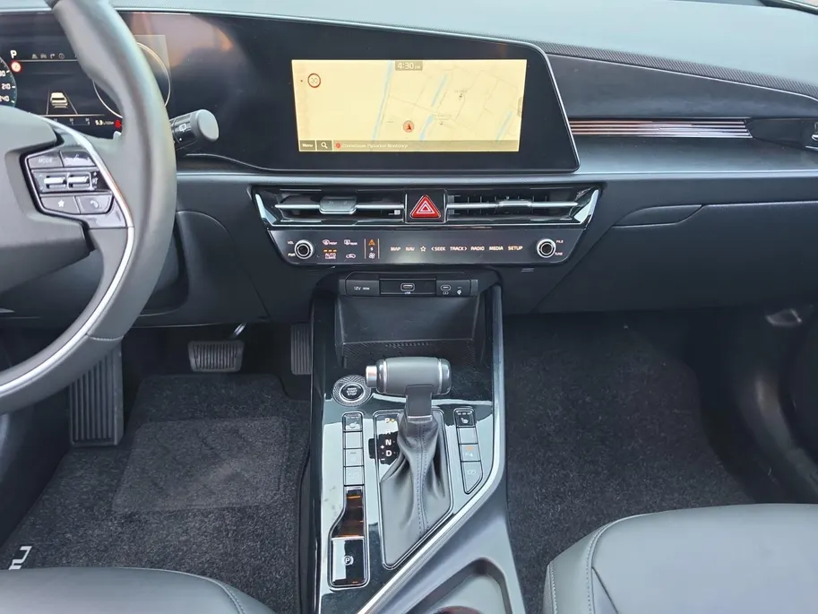 Kia Niro 1.6 GDi Hybrid DynamicLine | Two-Tone | Trekhaak | Climate control | Navigatie | Cruise control