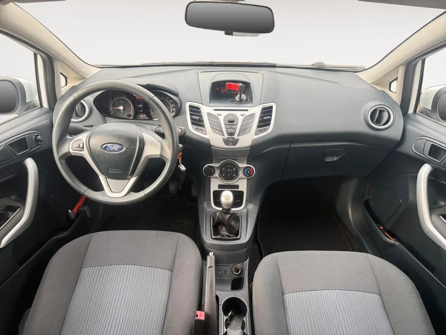 Ford Fiesta 1.25 Champion | Trekhaak | Airco | Elektr. ramen voorzijde | Buitenspiegels elektr. verstelbaar |