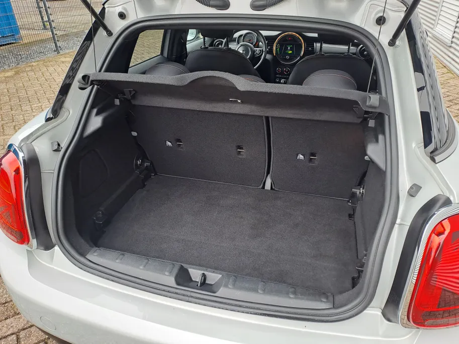 MINI Cooper Mini 1.5 Business Edition | Navigatie | Harman Kardon | Climate | Sensoren | Cruise