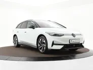 Volkswagen ID.7 Pro Limited Edition 77 kWh accu 286 PK · Draadloze telefoonlader · 360 camera · verwarmde voorstoelen · Voorraad OUTLET · Prijs is inclusief inruilpremie ·