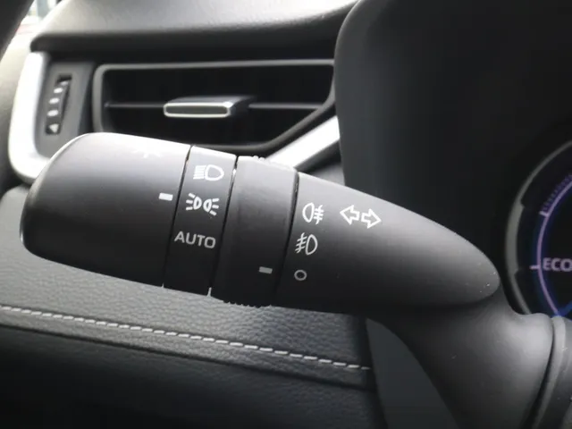 Toyota RAV4 2.5 Hybrid AWD Style | Trekhaak | PDC v/a | Stuur/stoel verwarm.