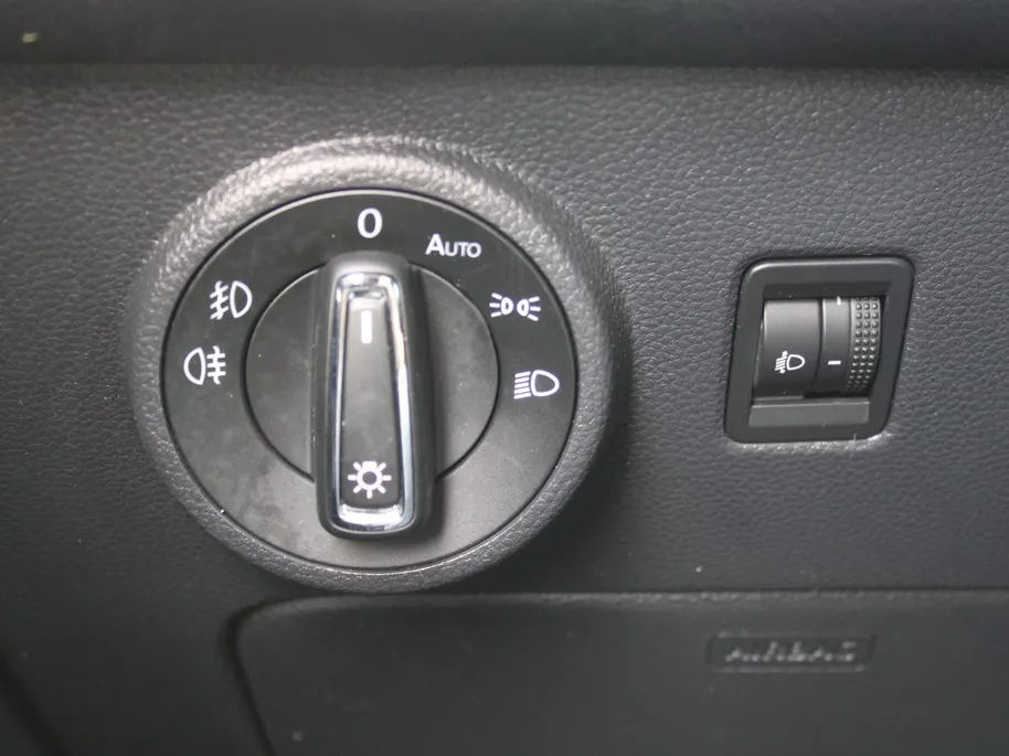 SEAT Ateca 1.0 EcoTSI Style | Navi | Clima | Elek. Trekhaak | Cruise adapt. | Elek. kofferklep | Camera | PDC | 17' LM | Stoelverwarming | Alcantara |