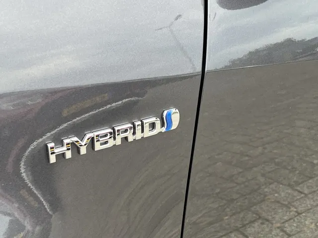 Toyota Yaris 1.5 Hyb. Dynamic Limited | Stoelverwarming | All Seasons