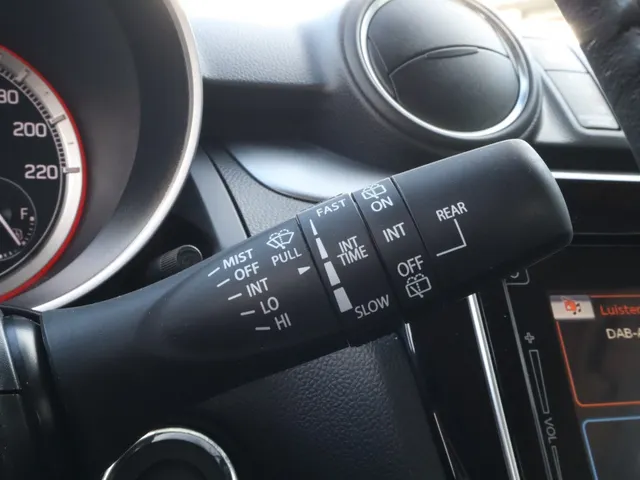 Suzuki Swift 1.2 Style Hybrid Automaat | Carplay | Keyless | AdaptiveCruise | AllSeasons
