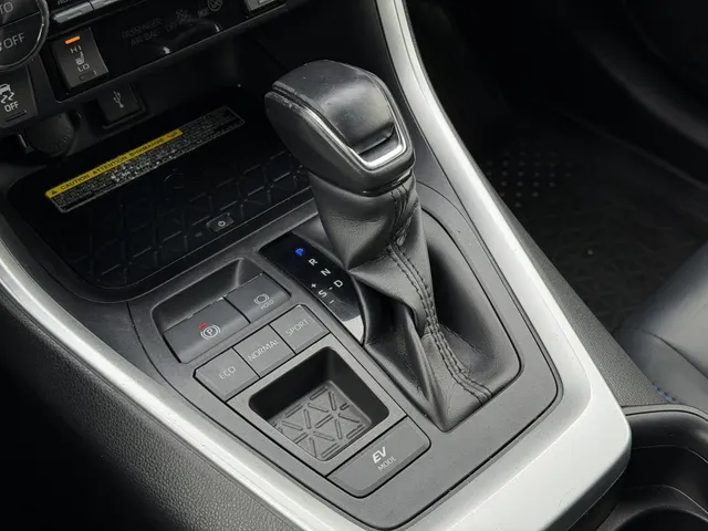 Toyota RAV4 2.5 Hybrid Bi-Tone | Stoel & stuurverwarming | Keyless