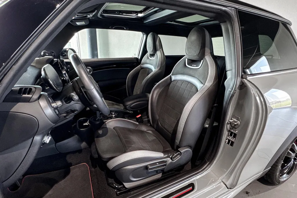 MINI Cooper 3-deurs 2.0 John Cooper Works JCW Pack