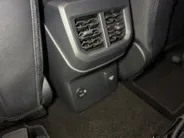 Ford Ranger Wildtrak Double Cab PHEV met o.a. een Elektrisch bedienbare rollertop, Trekhaak, Adaptieve cruise control, Dodehoekdetectie en een Achteruitrijcamera