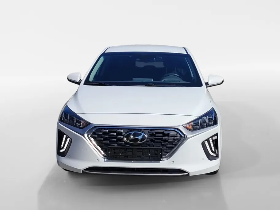 Hyundai IONIQ 1.6 GDi PHEV Premium | Zeer zuinig | Vol opties | Perfecte staat | NU Rijklaarprijs! Incl.12 Maanden, APK, Onderhoudsbeurt etc! Premiumpakket gratis!