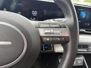 Hyundai Kona 1.6 GDI HEV Comfort | Navi | Carplay | Zeer netjes | NU Rijklaarprijs! Incl.12 Maanden, APK, Onderhoudsbeurt etc! Premiumpakket gratis!