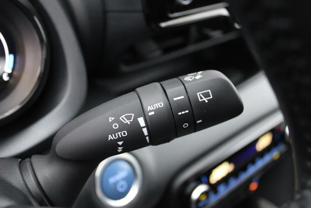 Mazda 2 Hybrid 1.5 Agile | Airco | Cruise | Stoelverwarming | 15' LM | Comfort & Safety pakket |