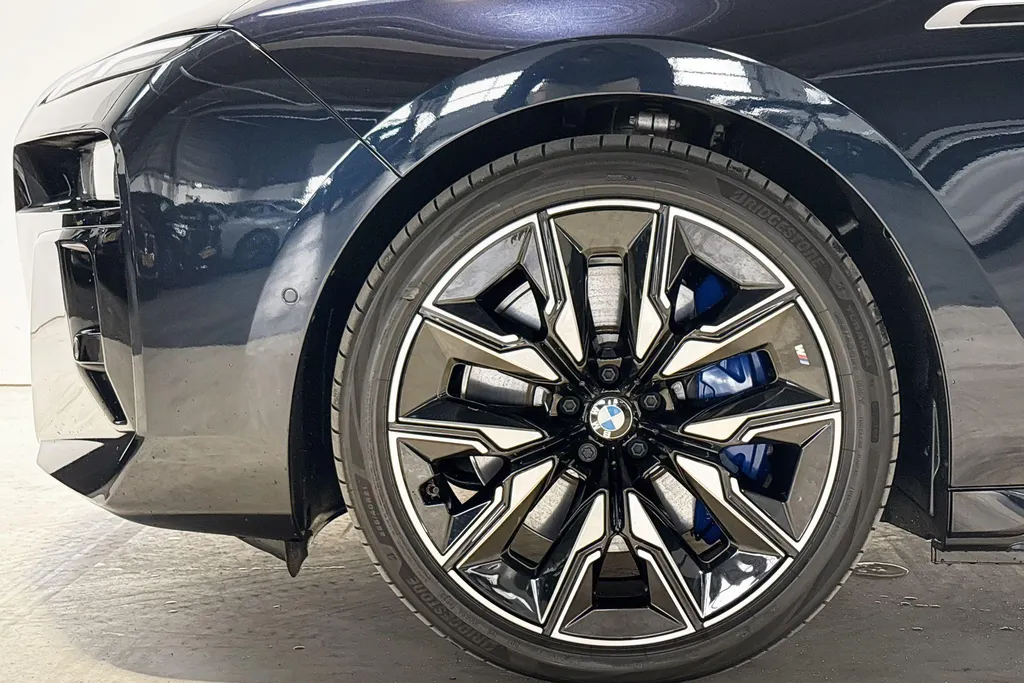 BMW i7 M70 xDrive 106 kWh