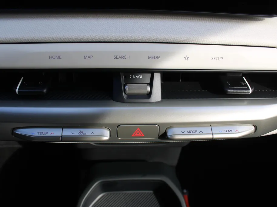 Kia EV4 Fastback GT-PlusLine 81.4 kWh | Schuifdak | Stuur-/stoelverwarming + ventilatie | Camera rondom | Elek. stoelverstelling | Leer | HUD | LED | 19' LM |