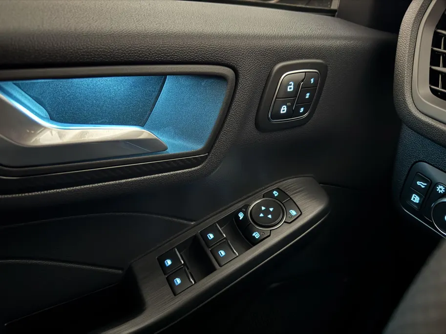 Ford Kuga 2.5 PHEV ST-Line X | DIT IS EEN VOORRAADAUTO! | Elek. Trekhaak | All Weather Banden |