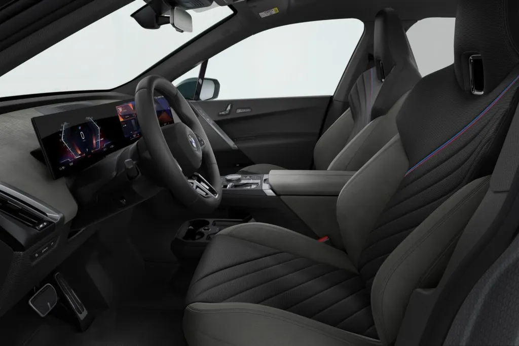 BMW iX xDrive45 101 kWh