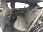 Ford Focus 1.0 EcoBoost Hybrid ST Line Style | Dealer onderhouden | NL auto | Winter pack | Cruise control | Parkeersensoren voor en achter | Achteruitrijcamera | Draadloos opladen mobiel | Apple carplay & Android auto | Keyless entry | Privacy glas | Bovag garantie