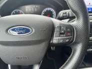Ford Focus 2.3 EcoBoost ST-3 | 280 PK | Launch control | Recaro stoelen | 19' inch lichtmetalen velgen | Apple carplay & Android auto | Parkeersensor voor en achter | Achteruitrijcamera | Bang & Olufsen audio | Winter pack | Cruise control | Bovag garantie |