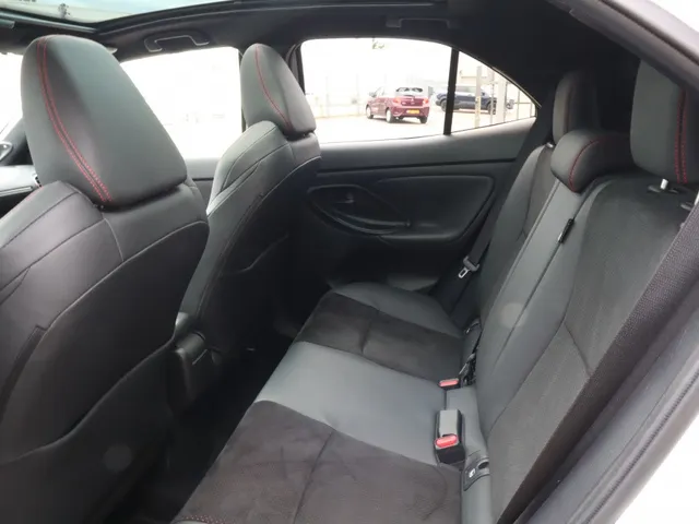 Toyota Yaris Cross 1.5 Hybrid GR Sport | Panoramadak | JBL | Blindspot | HUD