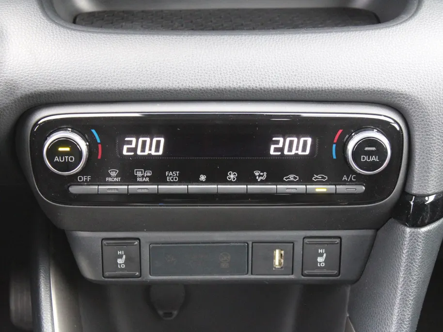 Mazda 2 Hybrid 1.5 Agile | Comfort pakket | 15' LM | Stoelverwarming | Apple Carplay / Android Auto |